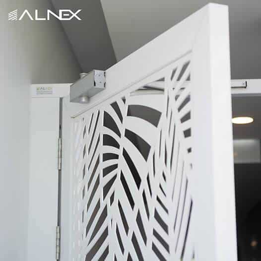 ประตูบานเลื่อนอะลูมิเนียม