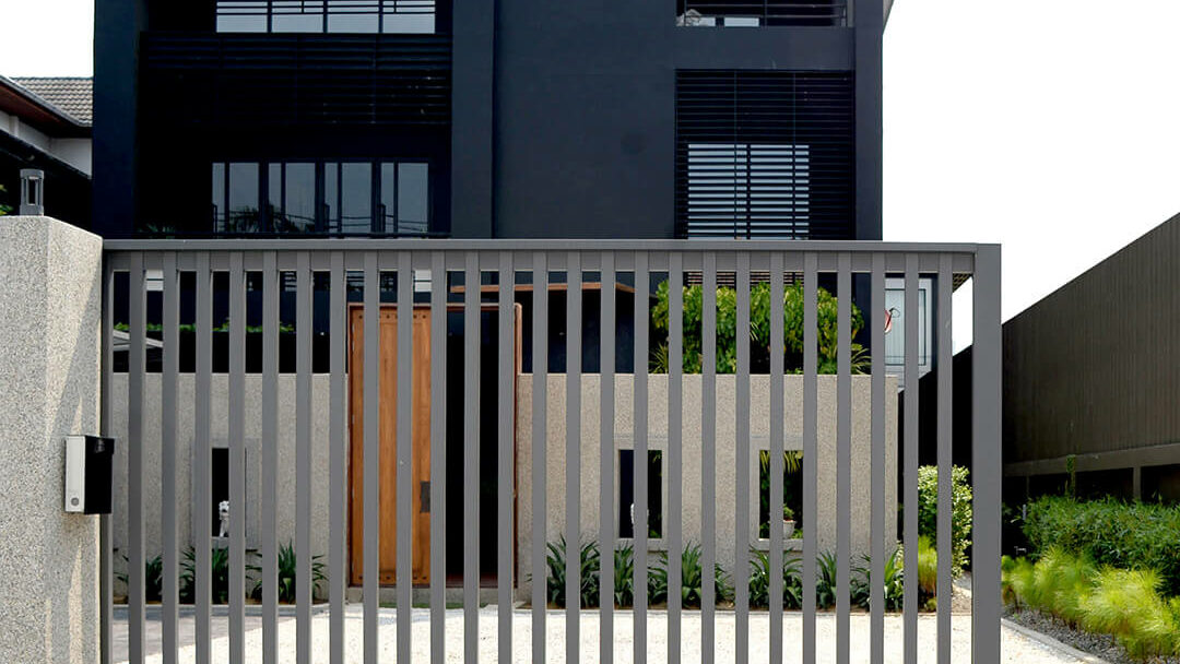 ประตูสเตนเลส