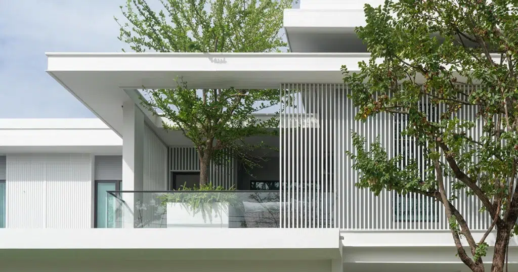 อย่าใช้ ‘ระแนง ฟาซาด’ ถ้าคุณไม่อยากให้บ้านดูแพงขึ้นแบบทันตา