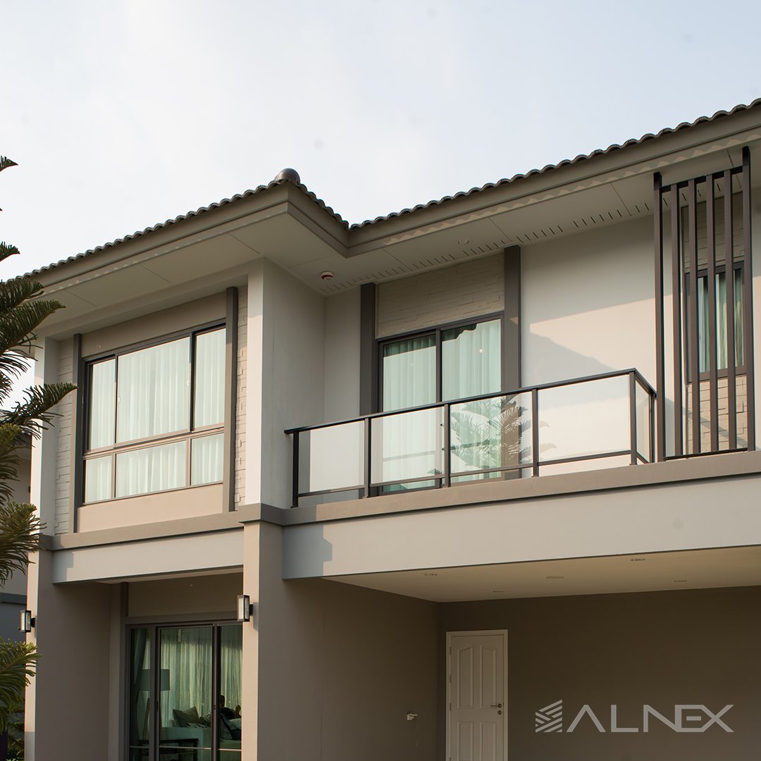 ราวกันตกระเบียง แบบไหนเข้ากับบ้านคุณ? สไตล์ Minimal / Modern / Loft เลือกยังไงให้คุ้ม